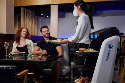 擎朗機器人亮相倫敦,攜手軟銀機器人參展HRC 2022