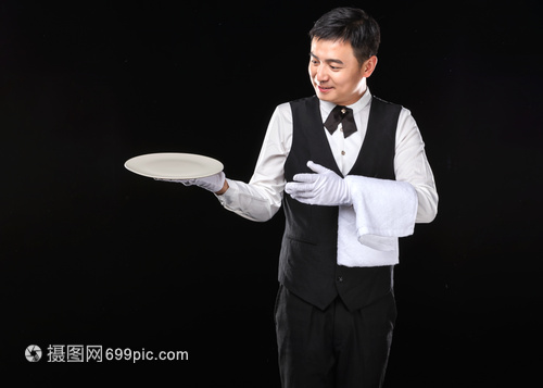 男服務生托托盤動作